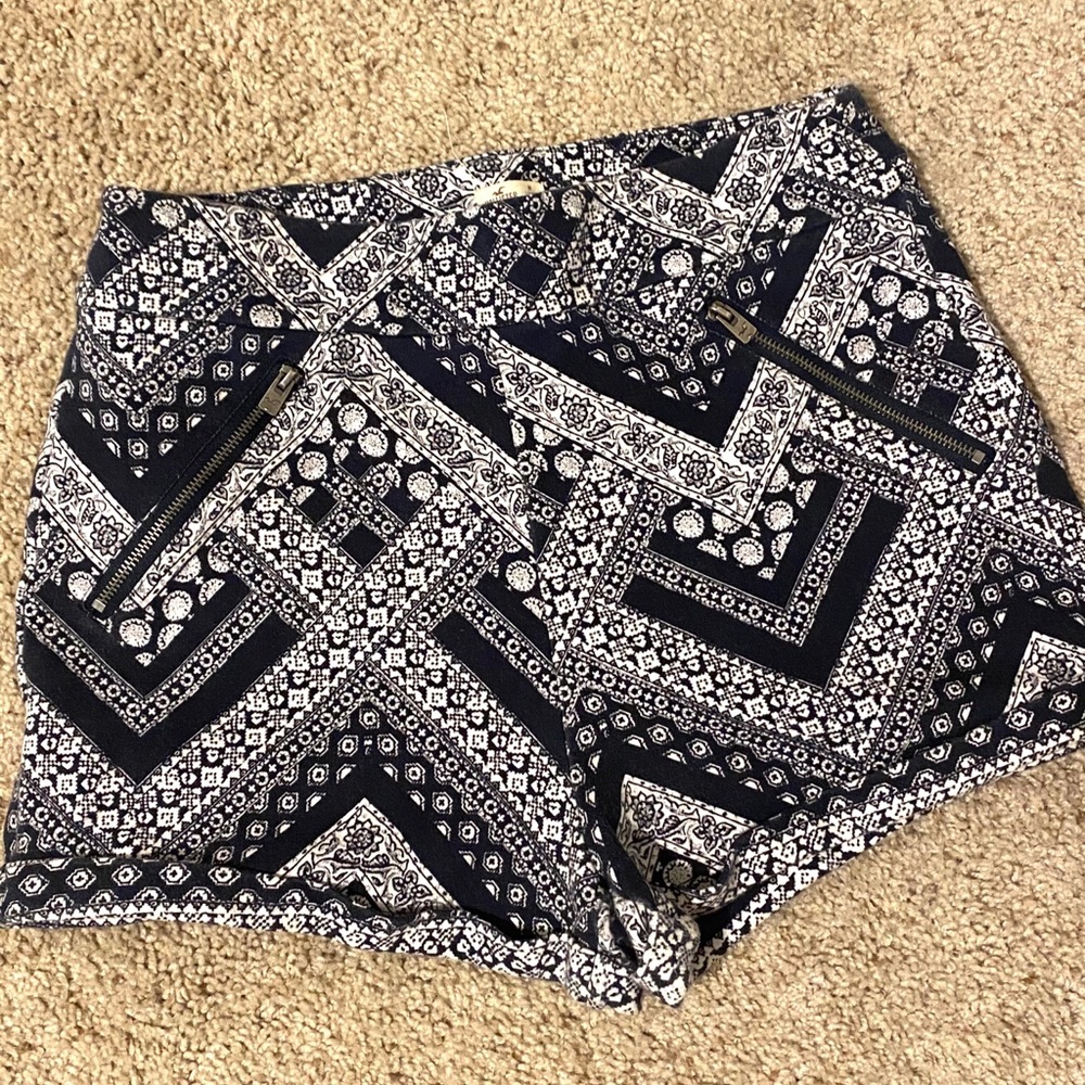 Hollister Size Medium Shorts